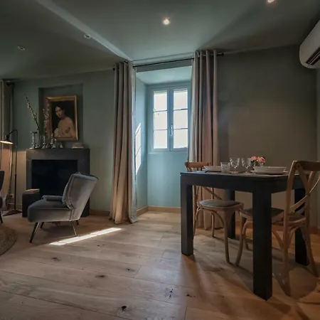 Dans Maison De Maitre *
